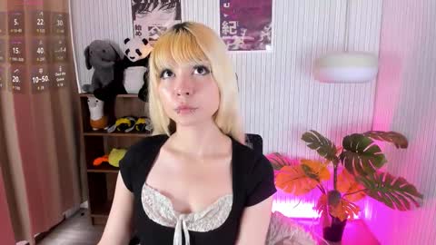 laukyubey1 online show from February 11, 2026, 8:03 pm