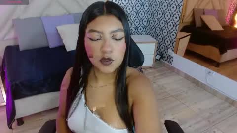 Snapshot of laulin_tay chatting on May 7, 2026, 3:56 am laulin_tay online show from May 7, 2026, 3:56 am