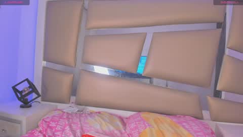 Snapshot of laura__js_ chatting on February 7, 2025, 12:09 am laura__js_ online show from February 7, 2025, 12:09 am