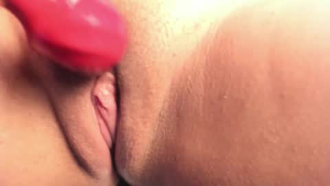 laura__js_ online show from November 25, 2025, 5:40 am