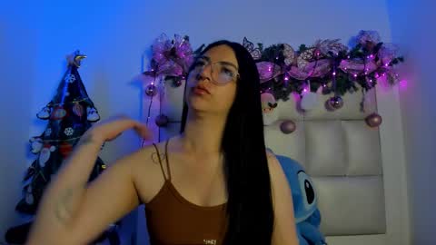 laura__js_ online show from December 15, 2025, 3:55 am
