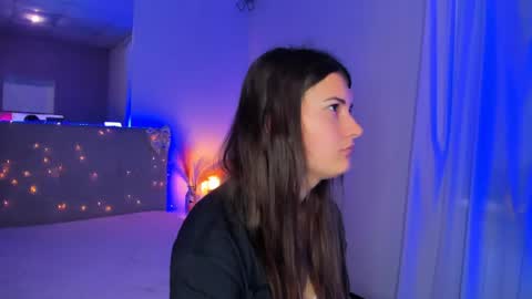 Laura online show from May 18, 2026, 4:51 am