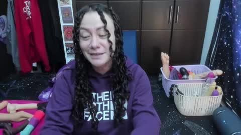  Wen  online show from November 13, 2025, 7:02 pm