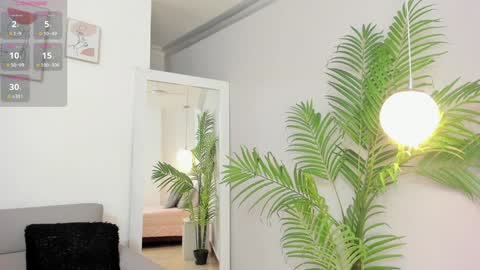 Laura Bonnet  online show from January 9, 2025, 7:31 am