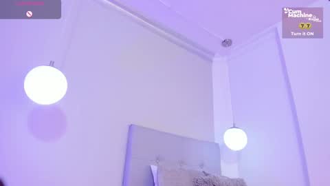 Laura Bonnet  online show from February 9, 2025, 8:54 am