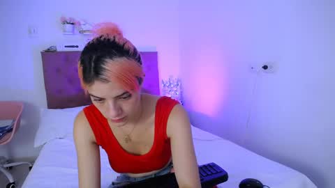 Snapshot of laura_candy02 chatting on January 7, 2025, 3:44 pm LAURA online show from January 7, 2025, 3:44 pm