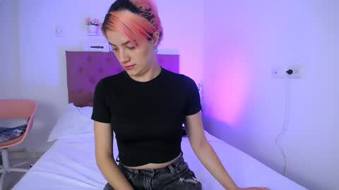 Snapshot of laura_candy02 chatting on January 8, 2025, 1:09 pm LAURA online show from January 8, 2025, 1:09 pm