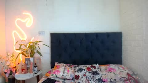 LAURA online show from April 2, 2026, 4:26 pm