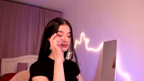 Snapshot of laura_coy chatting on July 8, 2026, 8:46 pm Laura online show from July 8, 2026, 8:46 pm