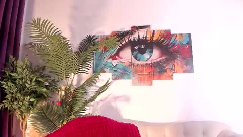Snapshot of laura_coy chatting on July 12, 2026, 9:17 pm Laura online show from July 12, 2026, 9:17 pm