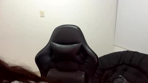 laura online show from November 19, 2025, 11:49 pm