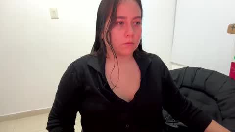 Snapshot of laura_d23 chatting on November 23, 2025, 11:48 pm laura online show from November 23, 2025, 11:48 pm