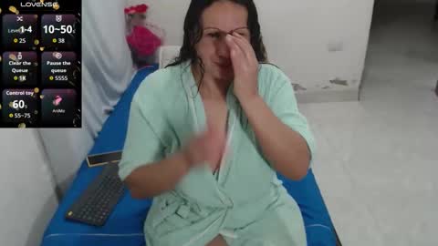 Snapshot of laura_foxx2379 chatting on October 23, 2025, 2:11 am laura_foxx2379 online show from October 23, 2025, 2:11 am