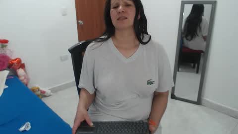 Snapshot of laura_foxx2379 chatting on November 21, 2025, 3:16 am laura_foxx2379 online show from November 21, 2025, 3:16 am