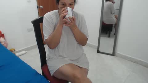 Snapshot of laura_foxx2379 chatting on November 21, 2025, 9:46 pm laura_foxx2379 online show from November 21, 2025, 9:46 pm