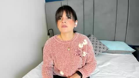 laura hotties online show from November 24, 2025, 1:00 pm