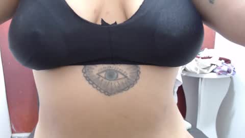  Laura  online show from September 14, 2025, 1:21 pm