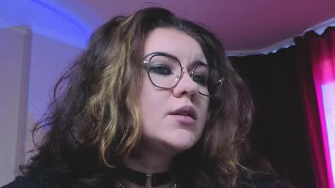 Miss Laura online show from October 8, 2025, 12:14 pm