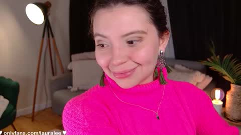 Snapshot of laura_lee chatting on September 18, 2025, 2:57 am Laura Lee. online show from September 18, 2025, 2:57 am