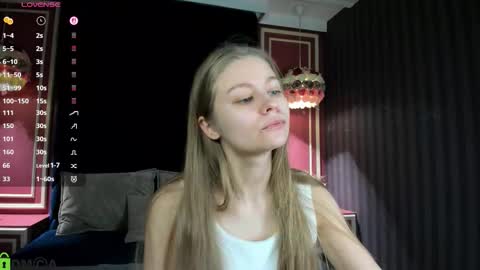 Snapshot of laura_pudd chatting on February 25, 2026, 10:14 am Laura online show from February 25, 2026, 10:14 am