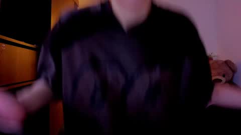 Snapshot of laura_r23 chatting on April 17, 2026, 6:55 pm Laura Rose online show from April 17, 2026, 6:55 pm