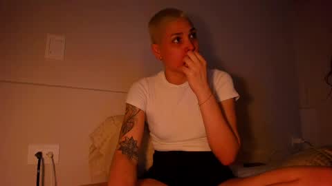 Snapshot of laura_r23 chatting on April 24, 2026, 3:09 am Laura Rose online show from April 24, 2026, 3:09 am