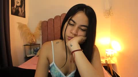 LAURA SOE online show from December 21, 2024, 2:15 pm