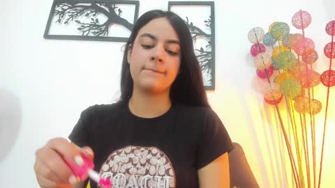 LAURA SOE online show from January 10, 2025, 2:34 pm