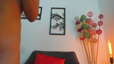 LAURA SOE online show from January 17, 2025, 4:26 pm