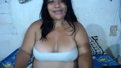 laura_sofia23 online show from April 1, 2026, 3:40 am