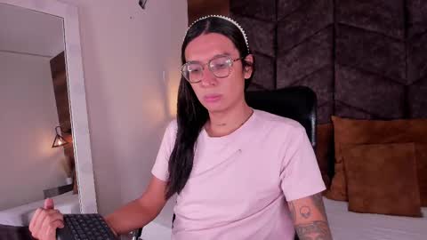 Snapshot of lauraagomezz__ chatting on February 9, 2025, 12:19 pm lauraagomezz__ online show from February 9, 2025, 12:19 pm