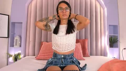 Snapshot of lauraagomezz__ chatting on October 6, 2025, 7:33 pm lauraagomezz__ online show from October 6, 2025, 7:33 pm