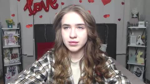 LauraHlot online show from February 23, 2026, 6:11 am