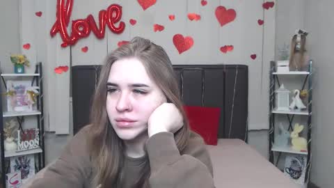 LauraHlot online show from March 4, 2026, 6:30 am