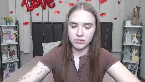 LauraHlot online show from April 2, 2026, 6:05 pm