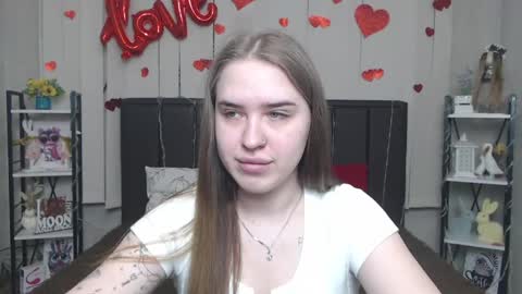 Snapshot of laurahlot chatting on May 1, 2026, 5:39 pm LauraHlot online show from May 1, 2026, 5:39 pm