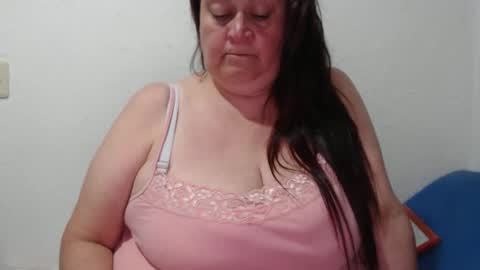 Snapshot of laurahotxx chatting on November 6, 2025, 11:26 pm LAURA online show from November 6, 2025, 11:26 pm