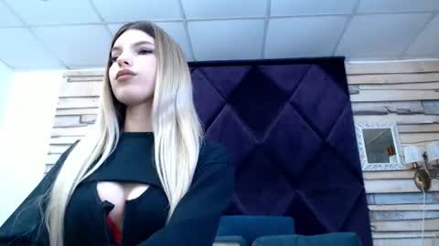 Snapshot of laurainemisti chatting on June 19, 2026, 6:07 am laura online show from June 19, 2026, 6:07 am