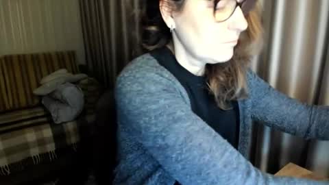 Lauraoven1 online show from February 18, 2026, 6:04 pm