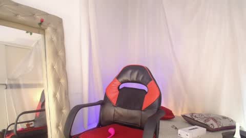 Snapshot of laurasofia45 chatting on June 24, 2026, 1:10 pm Laura Sofia online show from June 24, 2026, 1:10 pm
