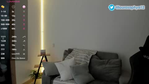 Snapshot of laurasophya chatting on November 18, 2025, 7:29 pm Laura online show from November 18, 2025, 7:29 pm