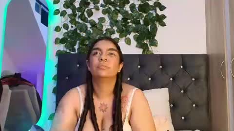 Snapshot of lauravince4195 chatting on June 20, 2026, 11:18 pm laura online show from June 20, 2026, 11:18 pm