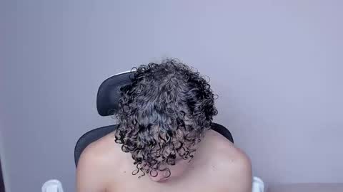 Laureent online show from November 19, 2025, 5:24 pm