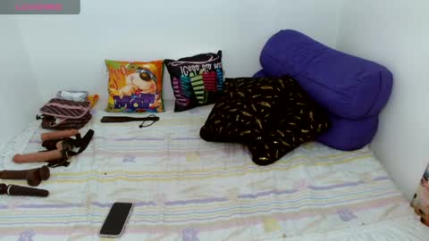 Lauren online show from April 6, 2026, 7:37 pm