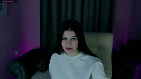 Lauren online show from October 22, 2025, 11:32 am