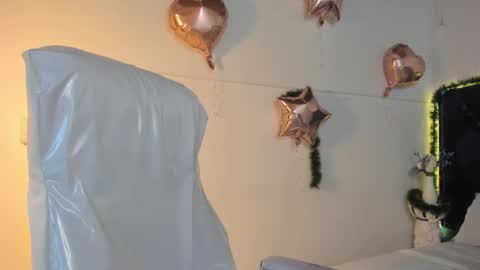 Lauren online show from December 22, 2025, 9:56 pm