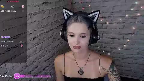 Snapshot of lauren_raquel chatting on August 2, 2026, 1:31 pm Eva online show from August 2, 2026, 1:31 pm