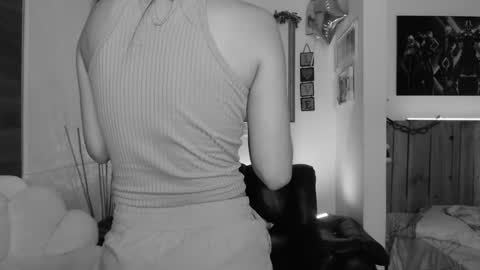 Lauren online show from December 17, 2024, 1:07 am