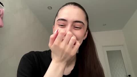 laurenadupuy online show from June 25, 2026, 2:43 pm