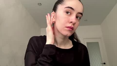 laurenadupuy online show from July 19, 2026, 1:15 pm